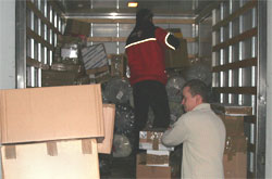 Sprawdzamy, czy przesyłki przekazane kurierom układne są starannie, by dotarły do Państwa w nienaruszonym stanie.