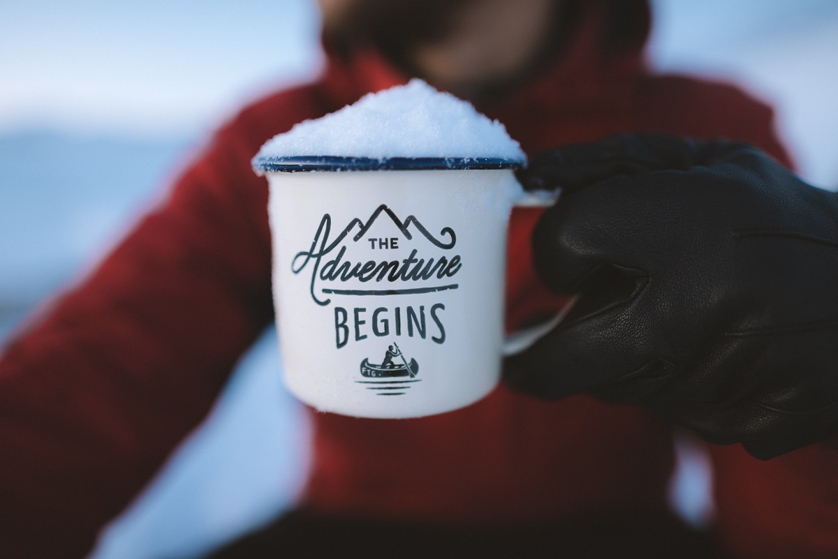 Enamel steel mug for sublimation - white with a navy blue rim