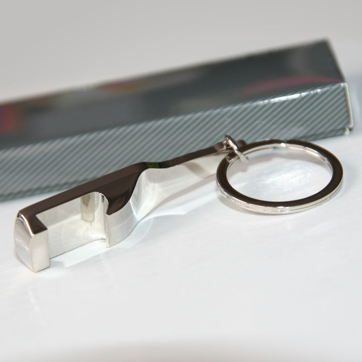 Bottle-shaped metal keychain bottle opener for sublimation