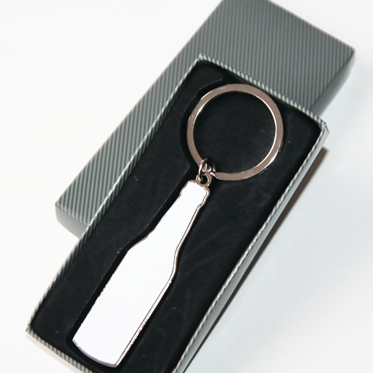 Bottle-shaped metal keychain bottle opener for sublimation