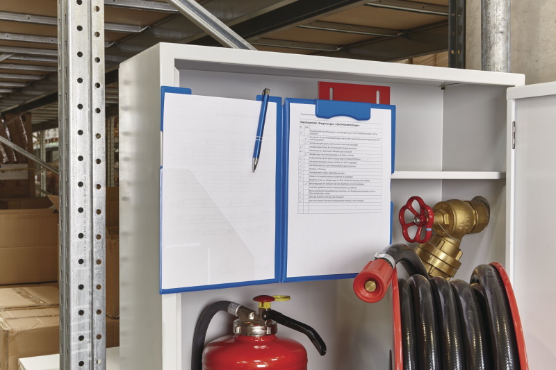 Magnetic side-open clipboard