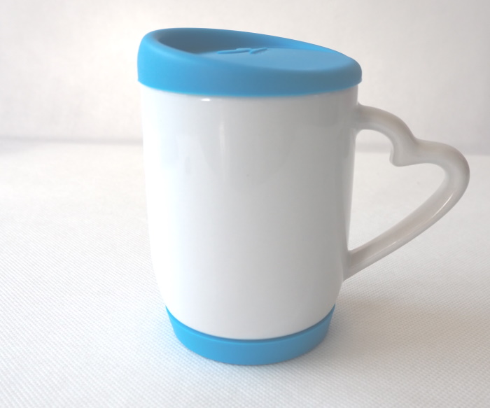 Sublimation mug with heart shape handle - a colorful silicone lid and stand