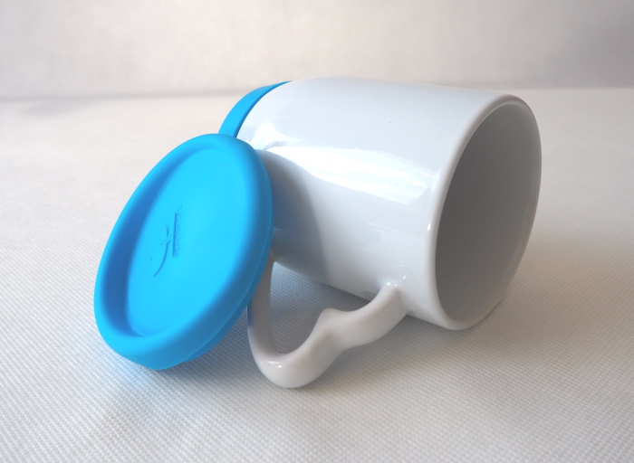 Sublimation mug with heart shape handle - a colorful silicone lid and stand