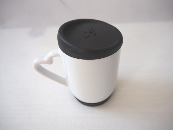 Sublimation mug with heart shape handle - a colorful silicone lid and stand