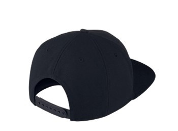 Peaked cap 5-panels plastic snap closure