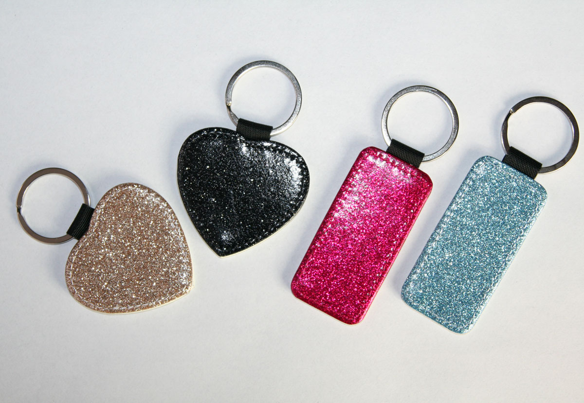Heart-shaped leather keychain to print