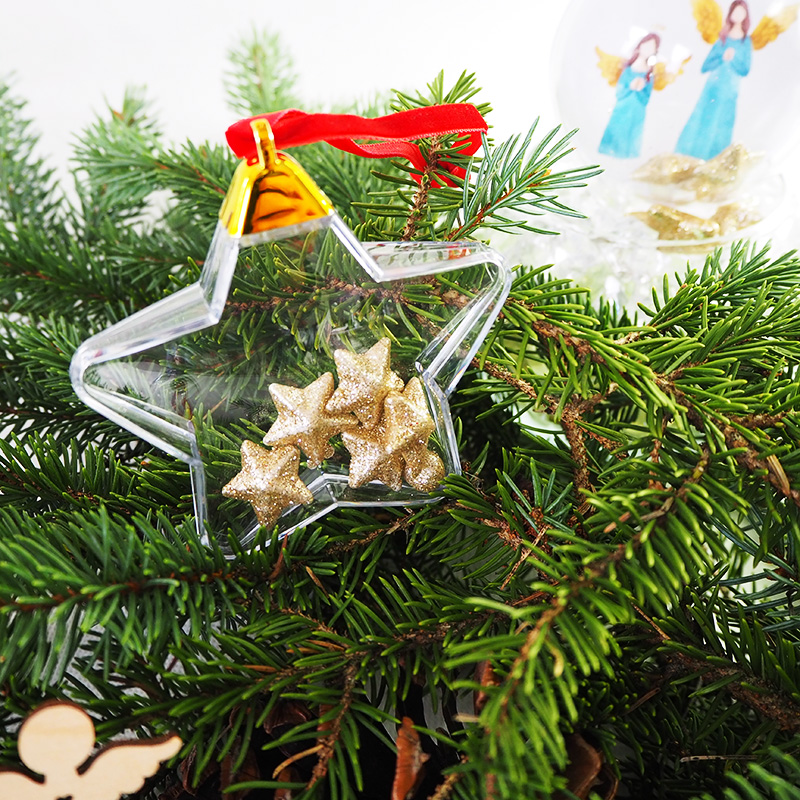 Photo Christmas bauble with red ribbon and gold cap - star