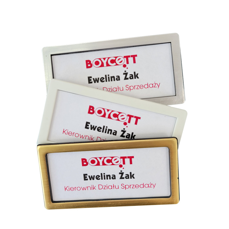 Identyfikator z okienkiem ;  zapięcie - magnes