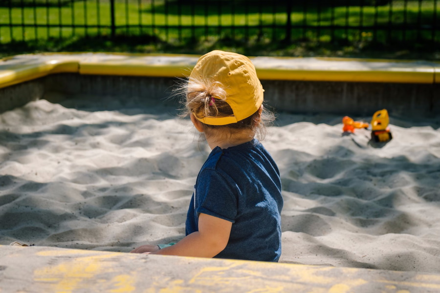 Kids peaked cap 6-panels velcro closure